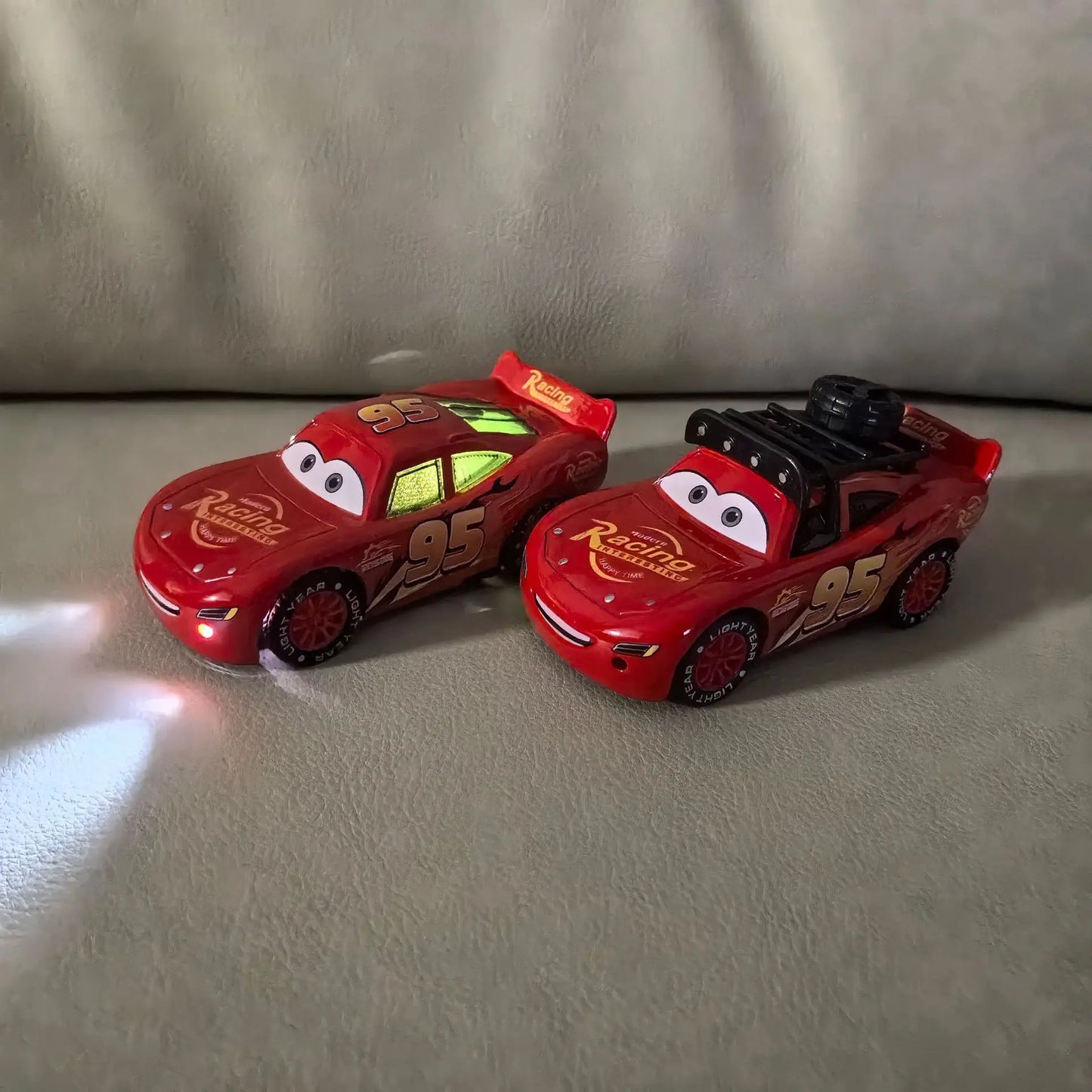 Disney Cartoon Cars Alloy Car Lightning Mcqueen Original Model 3d Light Music Pull Back Lightning Mcqueen Children Kids Gift Toy